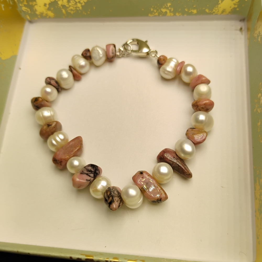 Elegant Pearl and Stone Bracelet